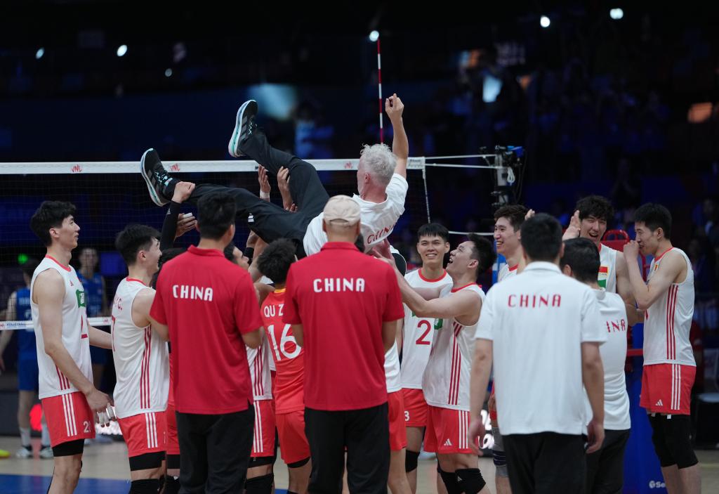 优游国际ub8登录天下男排联赛：中国队3：0击败塞尔维亚队(图3)