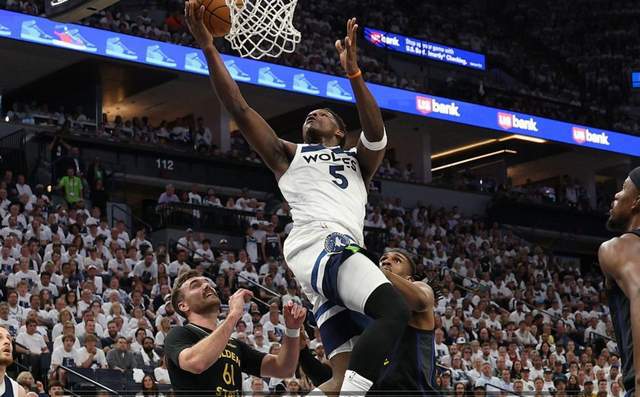 优游国际NBA季后赛：东部和西部神同步东部绝杀2-0西部惨败1-1(图4)