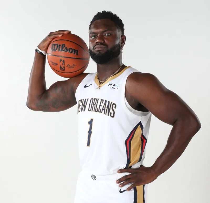 品牌赞助谣言板]25岁诞辰欢愉！NBA官方晒照为蔡恩-威廉森庆生
