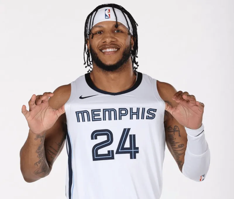 NBA赛事报道谣言板]28岁诞辰欢愉！NBA官方晒照为拉马尔-史蒂文斯奉上诞辰祝