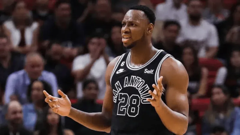 优游国际谣言板]欧媒：前NBA球员查尔斯-巴锡行将加盟贝尔格莱德游击队